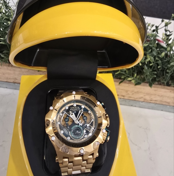 New Invicta Men's Reserve Quartz Chronograph Green Dial With Protective Case - Picture 5 of 8